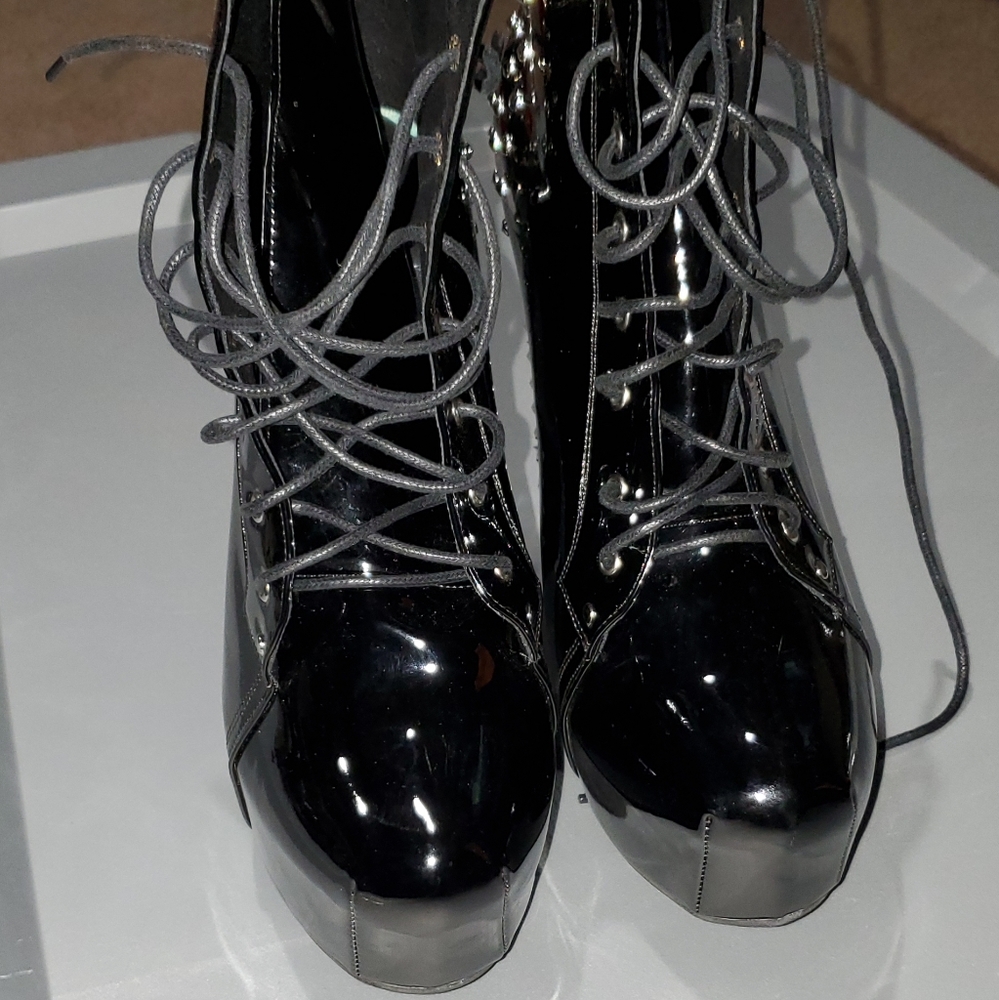 Ankle boots